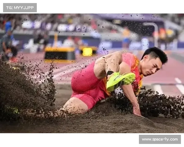 石磊磊勇夺男子六十公斤级铜牌实现中国男子选手赛事领奖台突破