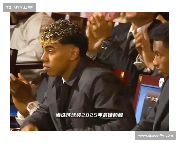 亚马尔蝉联西甲12月最佳球员，击败姆巴佩科克